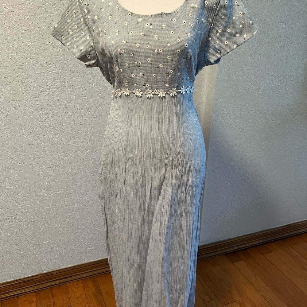 Elegant Gray Floral Women's Dress